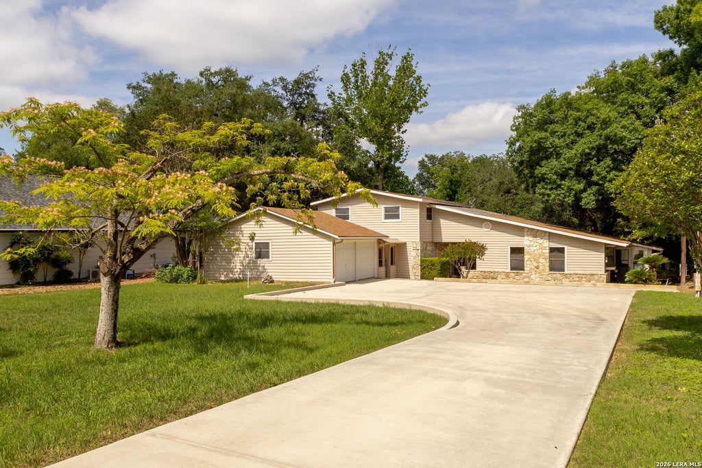 Photo of 92 TURTLE LN, Seguin, TX 78155 (MLS # 1948712)