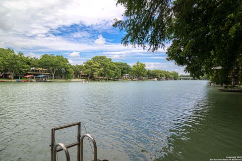 92 TURTLE LN Seguin TX 78155