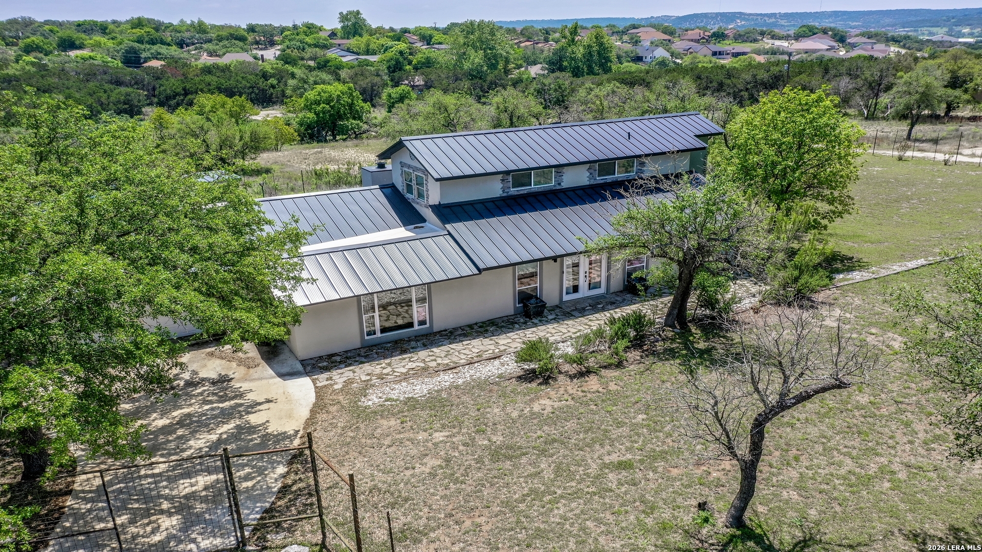 193 DORIS DR - Photo 3