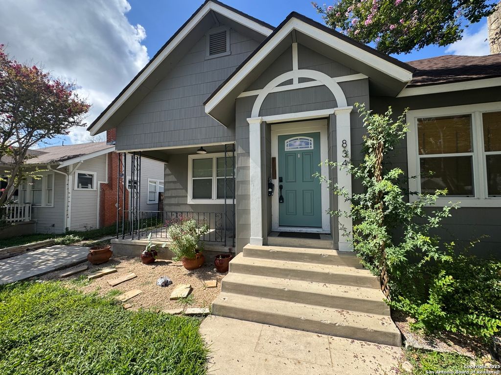 Photo of 834 BAILEY AVE, San Antonio, TX 78210 (MLS # 1962482)