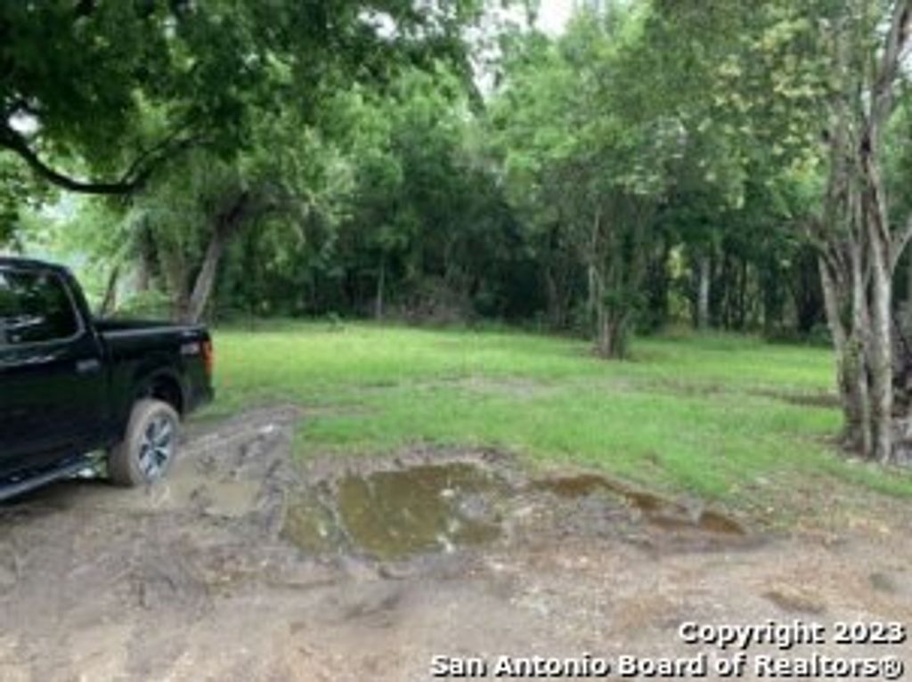 Photo of 1007 CLARK ST, Seguin, TX 78155 (MLS # 1878452)