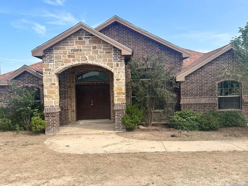 Photo of 218 View Drive, Eagle Pass, TX 78852 (MLS # 2001548)