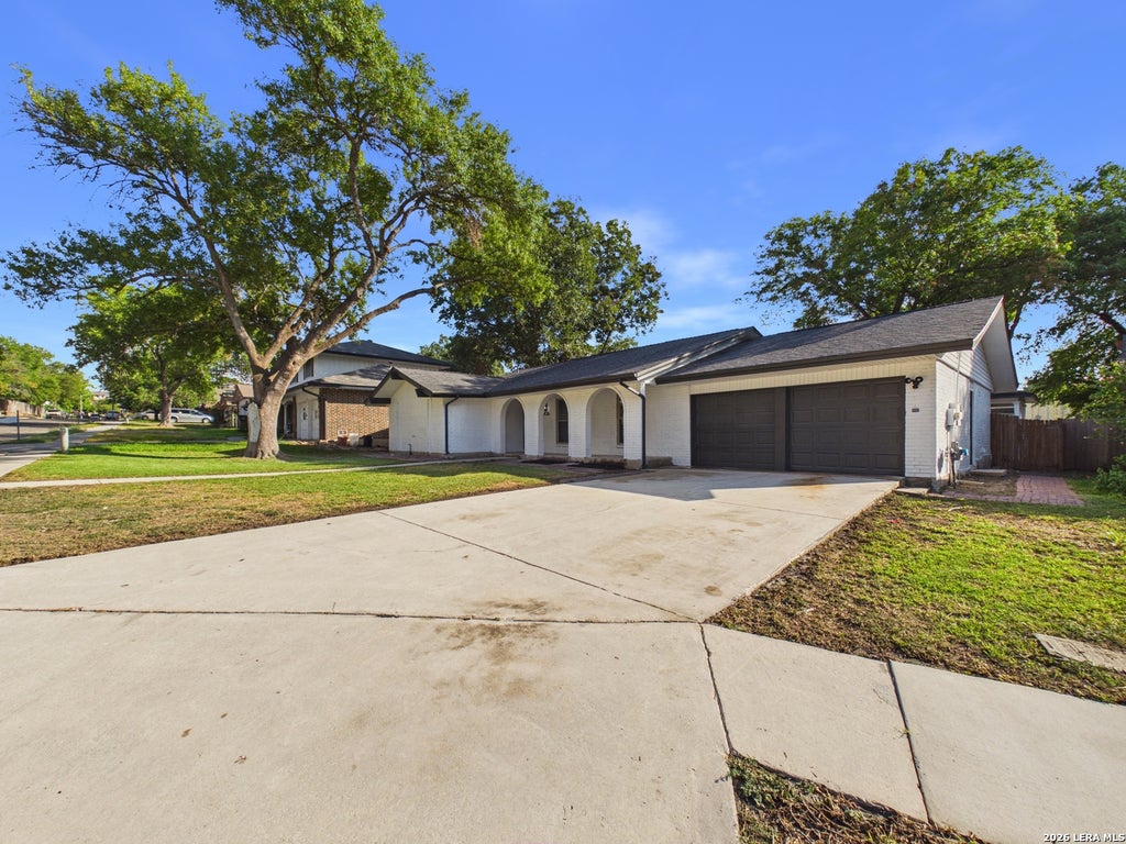 Photo of 6426 HANDSOME LAKE DR, Leon Valley, TX 78238 (MLS # 2018608)