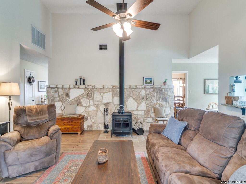 Photo of 101 MOUNTAIN TOP DR, Boerne, TX 78006 (MLS # 1959915)