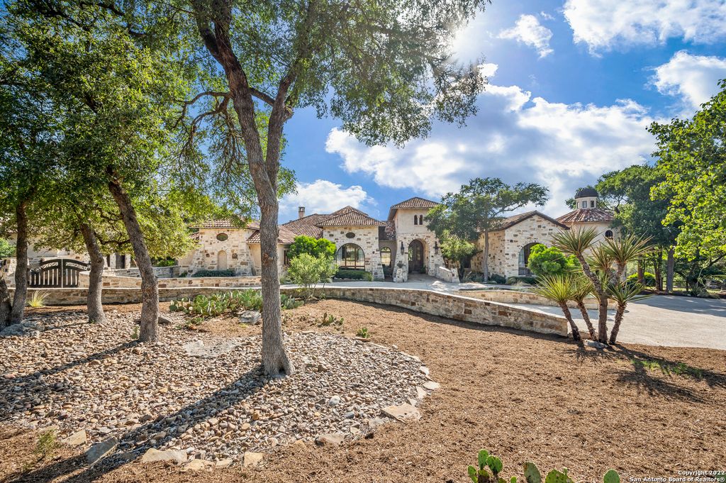 Photo of 210 RIVERWOOD, Boerne, TX 78006 (MLS # 1946323)