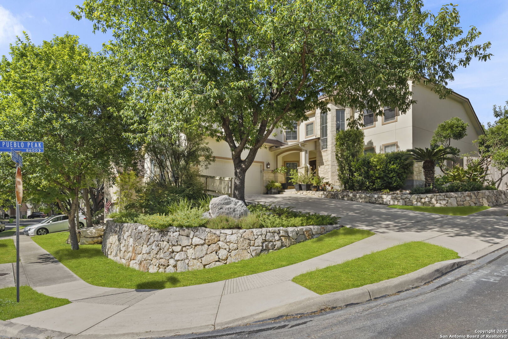 15902 Socorro Falls