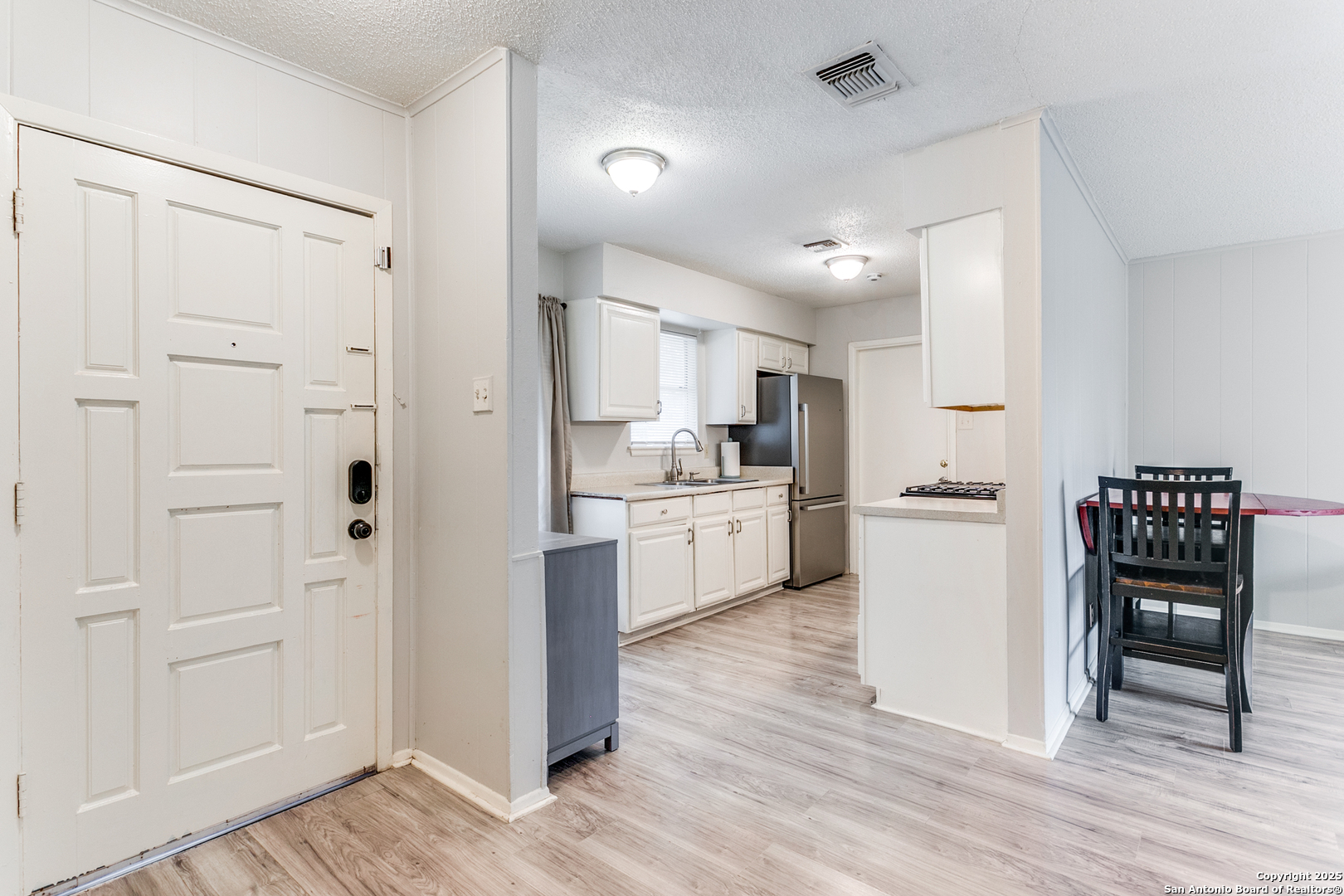 1024 Hickory Hill