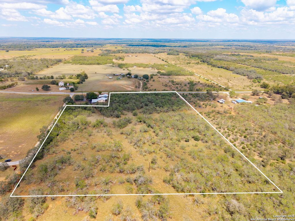 Photo of 211 HALM RD, Seguin, TX 78155 (MLS # 1992243)
