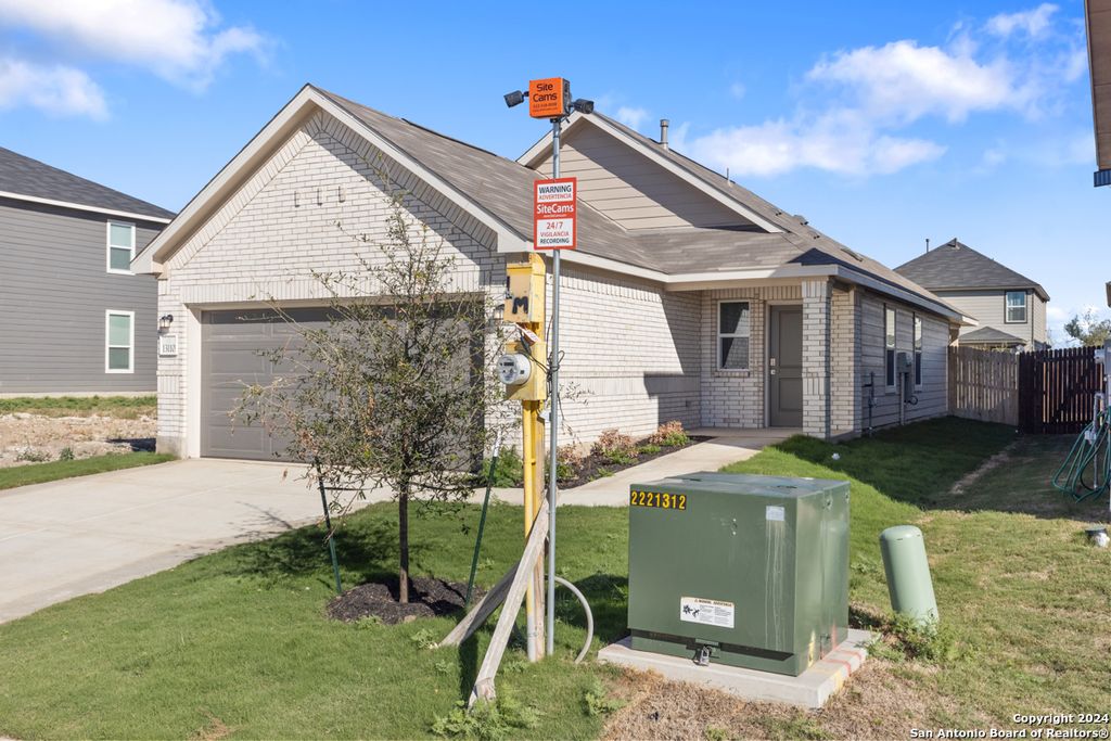 Photo of 13110 Club House Blvd, San Antonio, TX 78221 (MLS # 1796906)