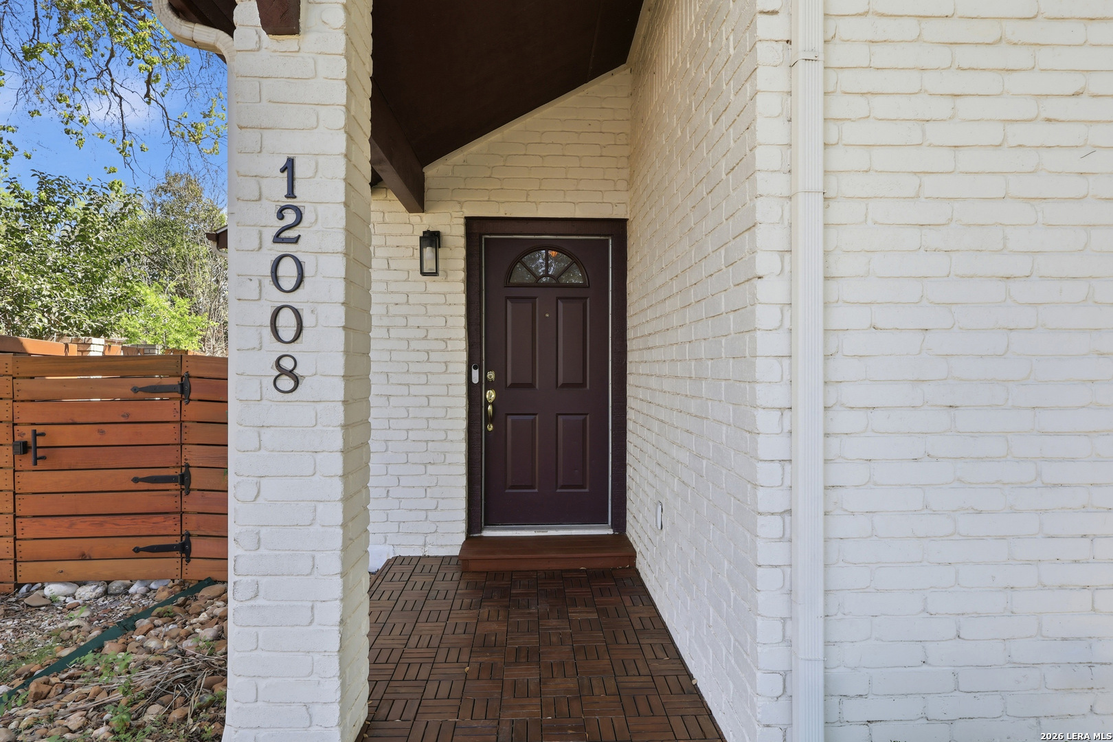 12008 Vista Nogal St