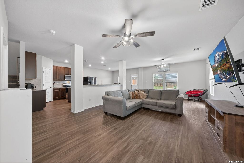 Photo of 5910 FRISBEE PATH, Converse, TX 78109 (MLS # 1959562)