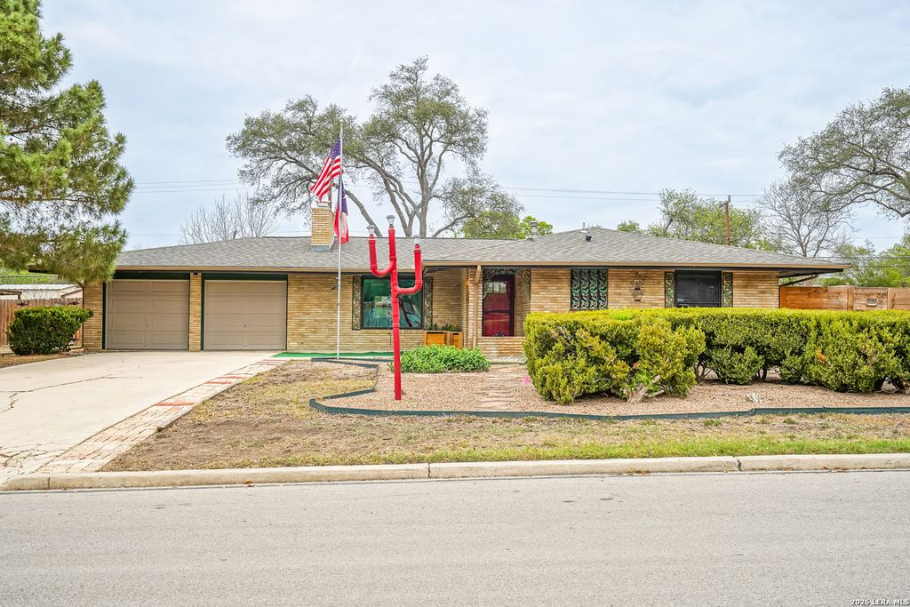 Photo of 245 Windcrest Dr, Windcrest, TX 78239 (MLS # 1955122)