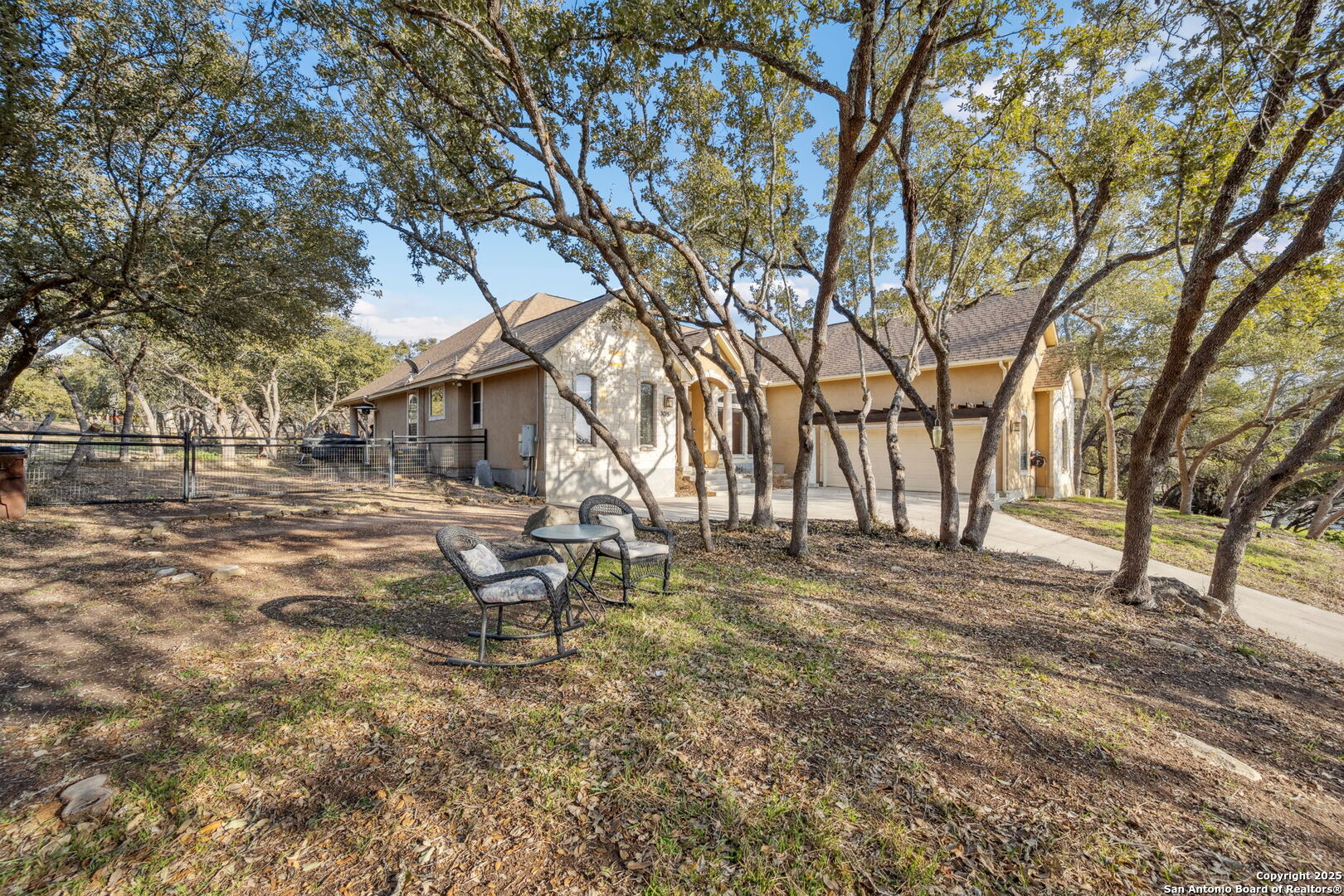 3015 River Way