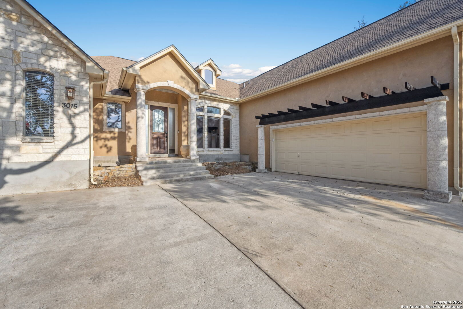 3015 River Way