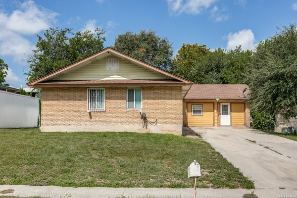 2411 MARILYN KAY ST, SAN ANTONIO, TX 78238 - Image fc2c30f0feb10d51fe6bea02dfc7b019/3371117514