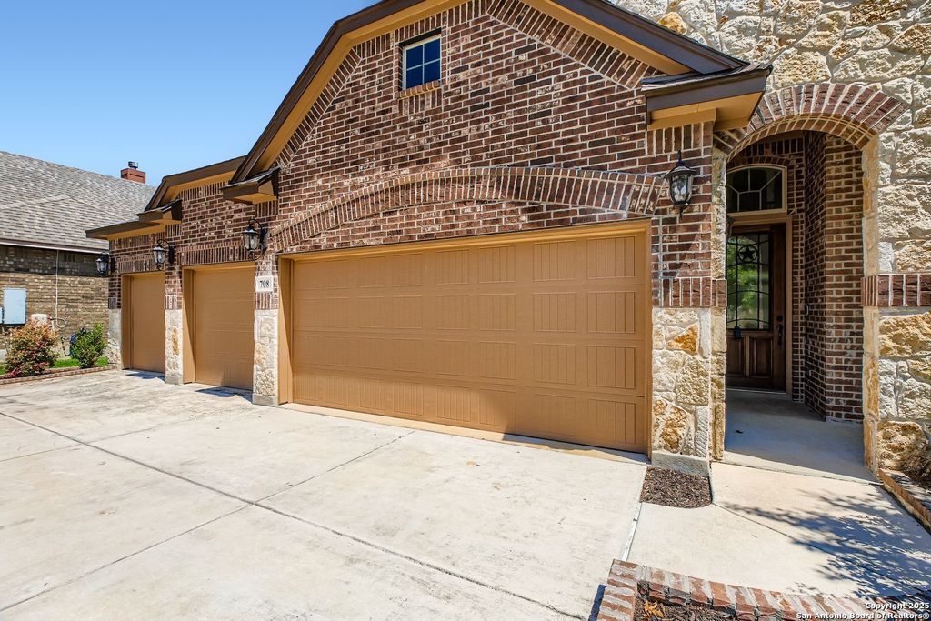 Photo of 708 Sawgrass, Cibolo, TX 78108 (MLS # 1906877)