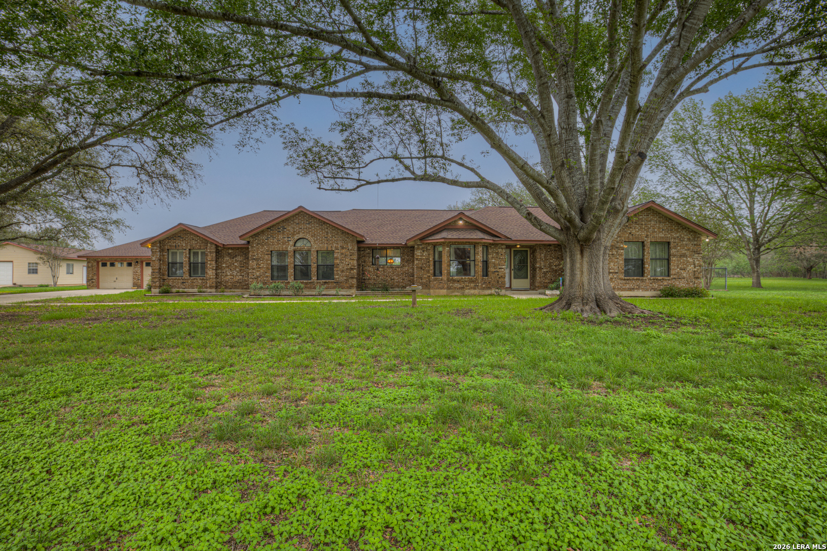 12737 WOMAN HOLLERING RD
