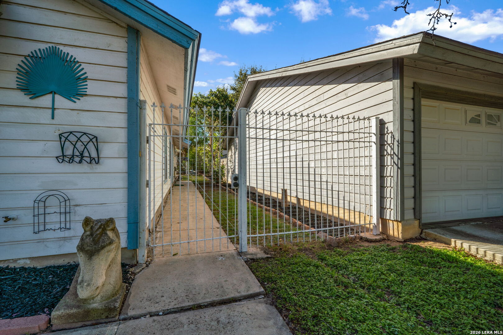 3916 Chimney Springs