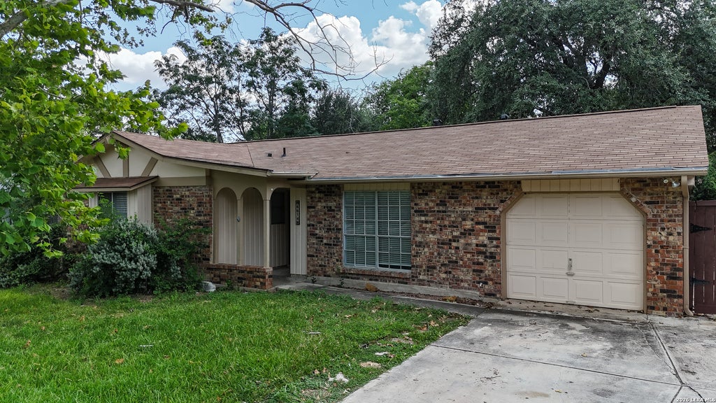 Photo of 6614 PEACH TREE DR, San Antonio, TX 78238 (MLS # 2007201)
