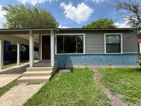 Photo of 1043 SHADWELL DR, San Antonio, TX 78228 (MLS # 2003283)
