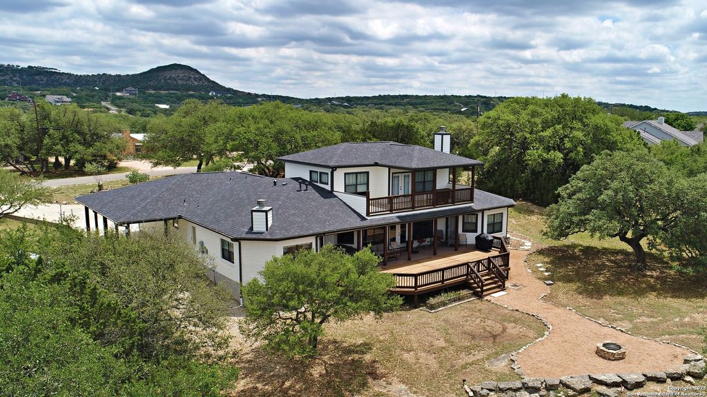 Photo of 852 Crossbow, Canyon Lake, TX 78133 (MLS # 1887652)
