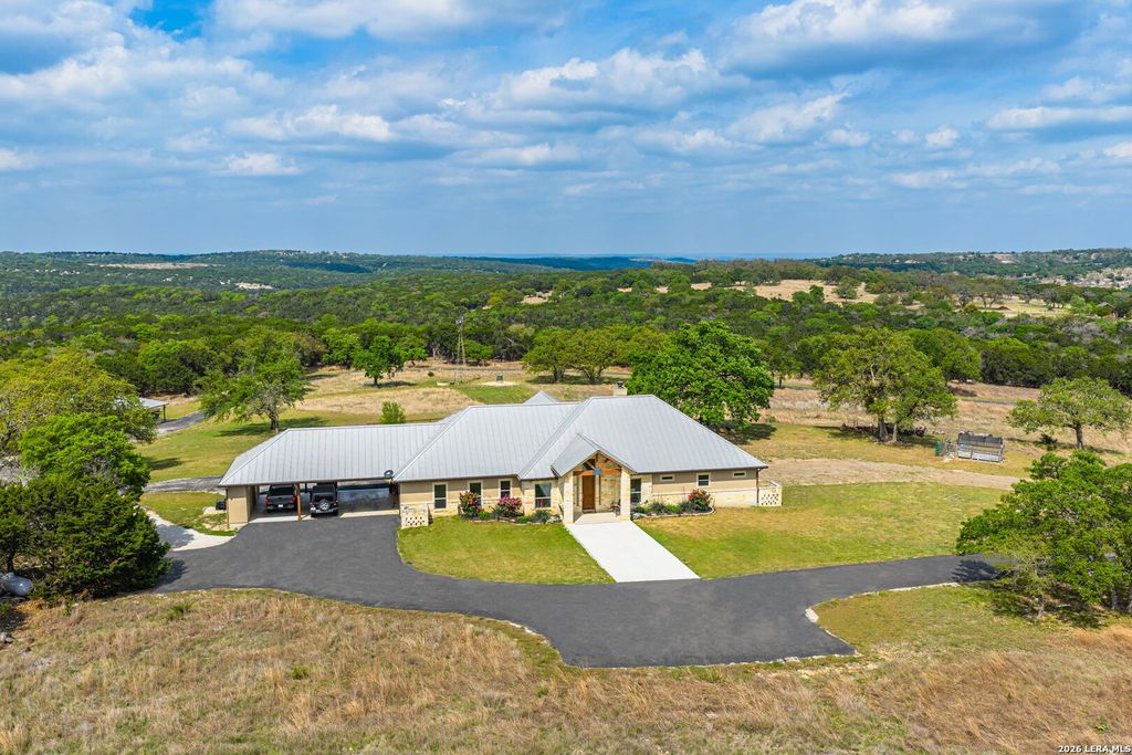 Photo of 830 Camino Cantera, Boerne, TX 78006 (MLS # 1956307)