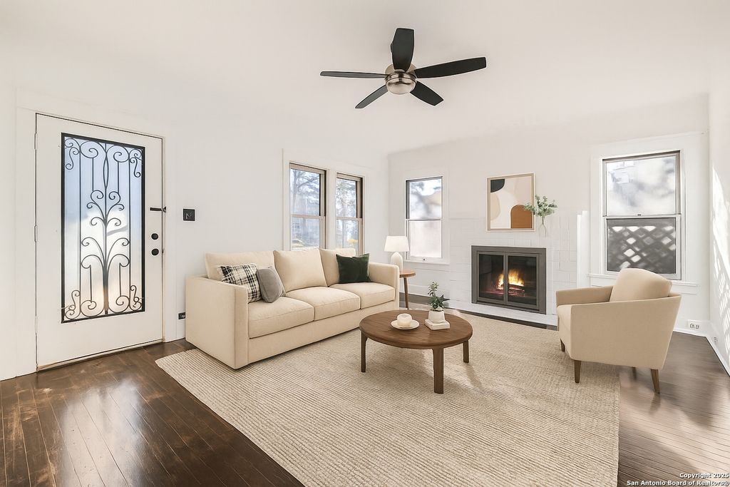 Photo of 1611 MCKINLEY AVE, San Antonio, TX 78210 (MLS # 1918809)