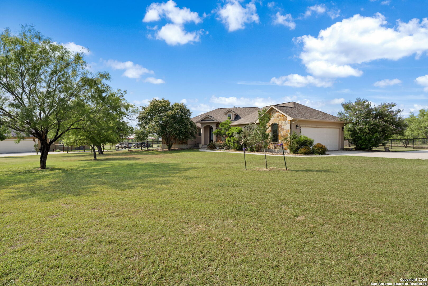 438 County Road 367