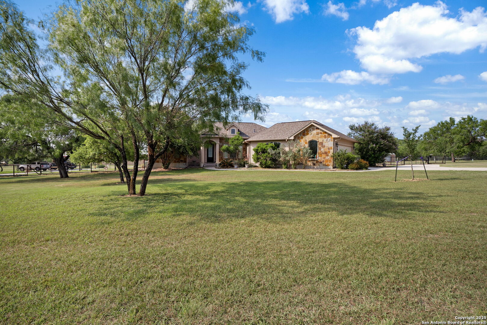 438 County Road 367