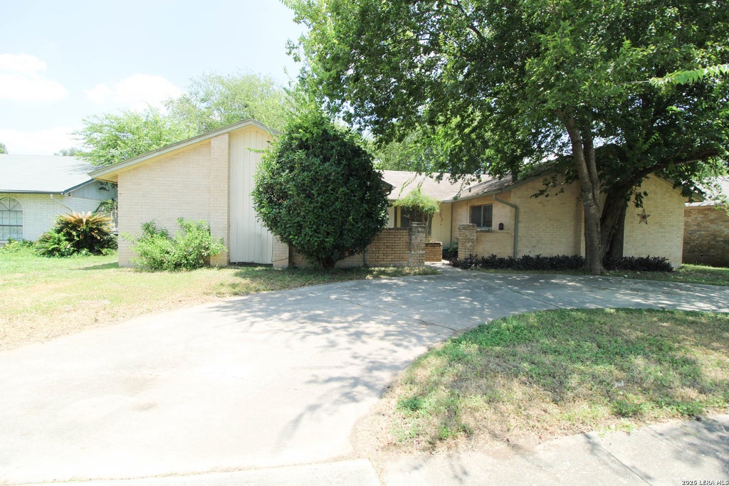 Photo of 4724 Oakfield Way, San Antonio, TX 78250 (MLS # 2005478)