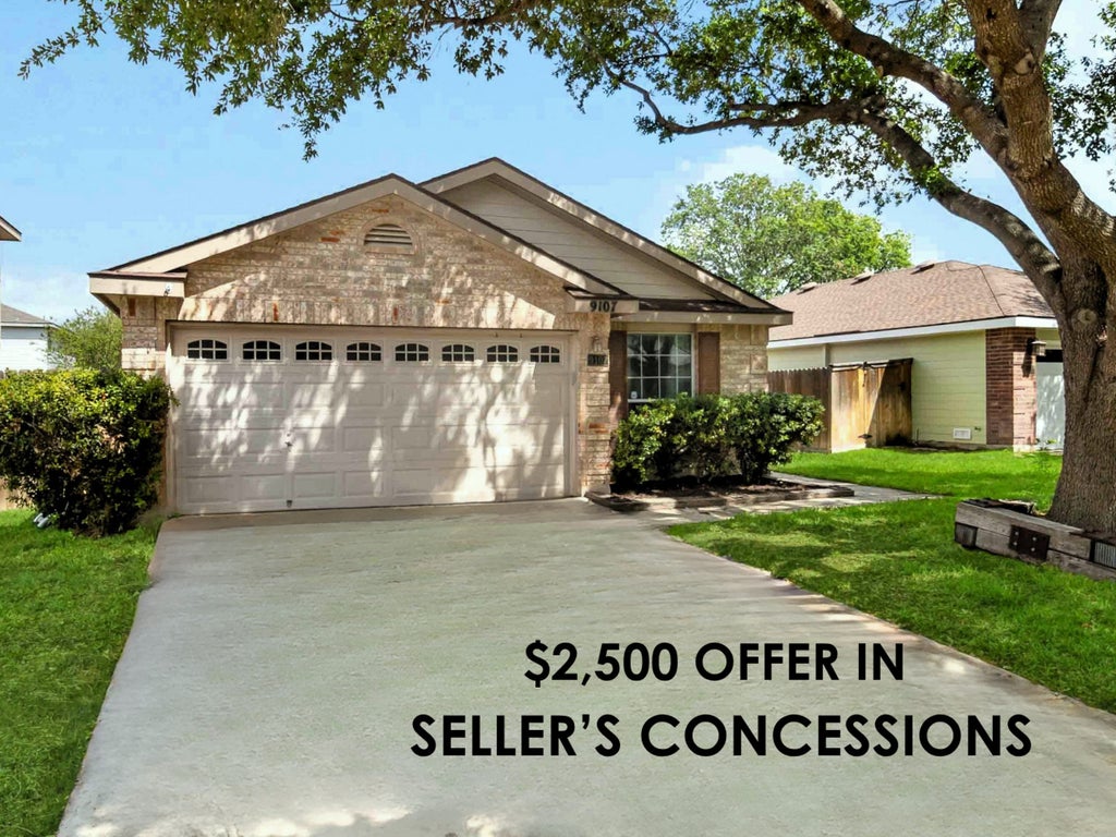 Photo of 9107 LAGUNA HLS, Selma, TX 78154 (MLS # 1958460)