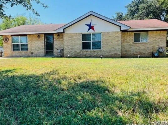 305 E HUGO ST, DILLEY, TX 78017 - Image fce49e3a8d3fb674edd421f82bfd5083/3308910706