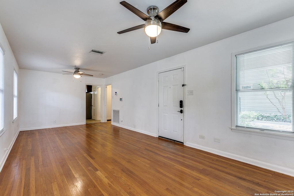 Photo of 217 corona, Alamo Heights, TX 78209 (MLS # 1897275)
