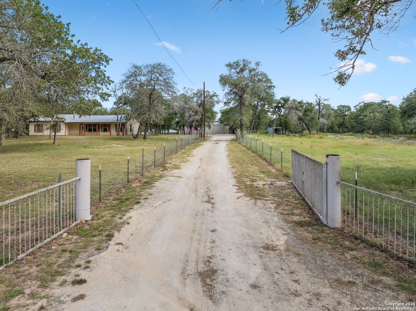 240 Oak Hollow