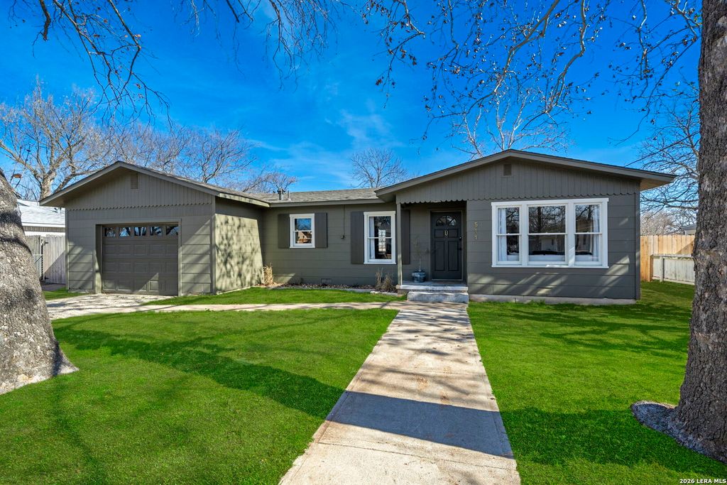 Photo of 511 Olive St, Fredericksburg, TX 78624 (MLS # 1944230)