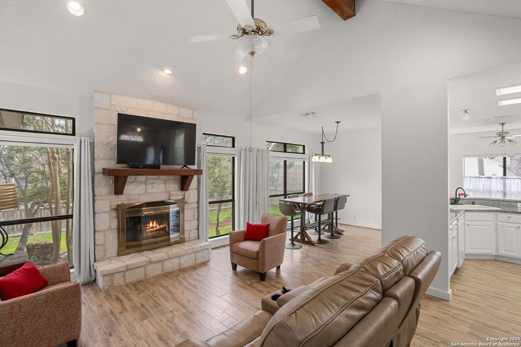 Photo of 101 Cibolo Crossing Drive, Boerne, TX 78006 (MLS # 1920910)