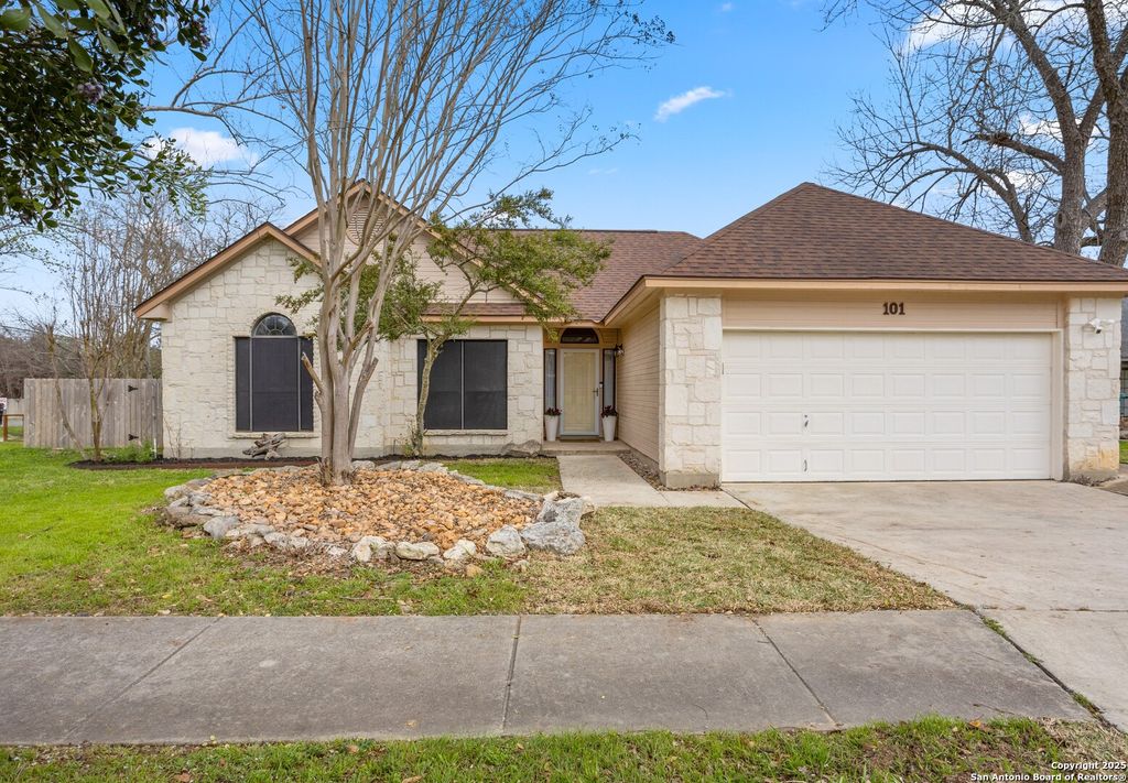 Photo of 101 Cibolo Crossing Drive, Boerne, TX 78006 (MLS # 1920910)