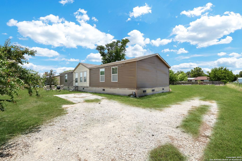 Photo of 146 Tejas Trail, Seguin, TX 78155 (MLS # 1891799)