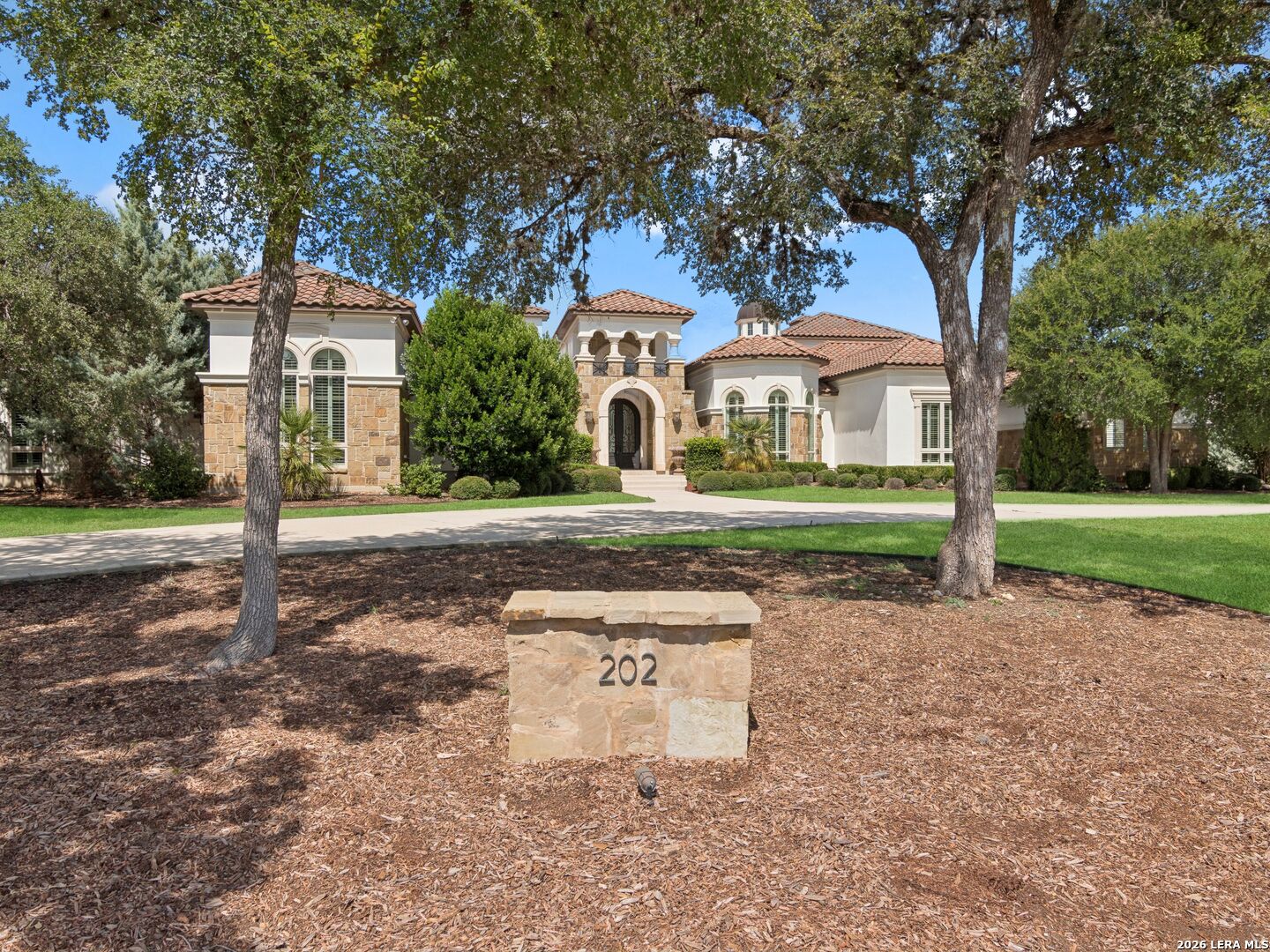 202 WELLESLEY LOOP