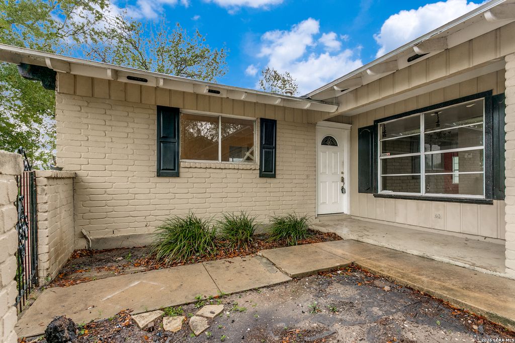 Photo of 622 TRAFALGAR RD, San Antonio, TX 78216 (MLS # 1960590)