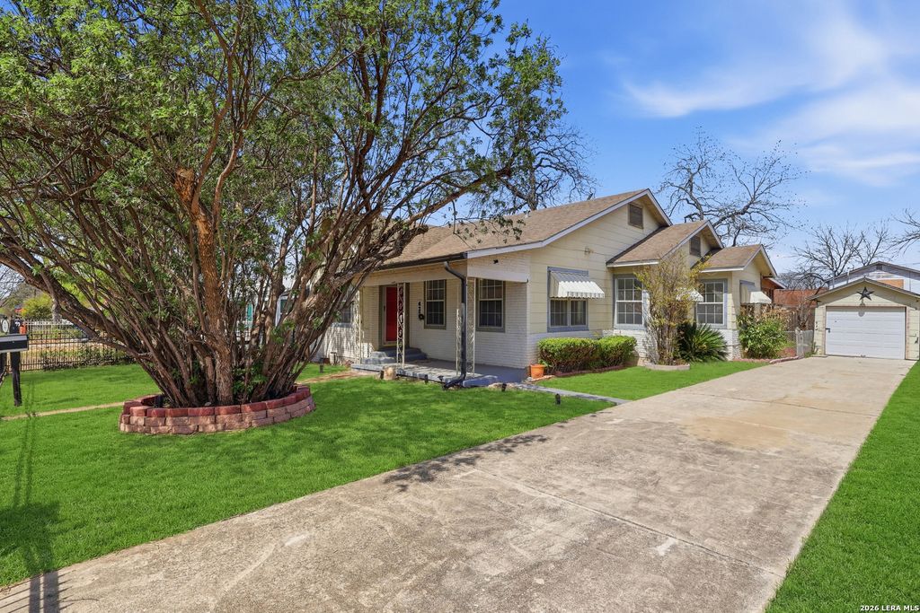 Photo of 427 Vanderbilt, San Antonio, TX 78210 (MLS # 1949828)