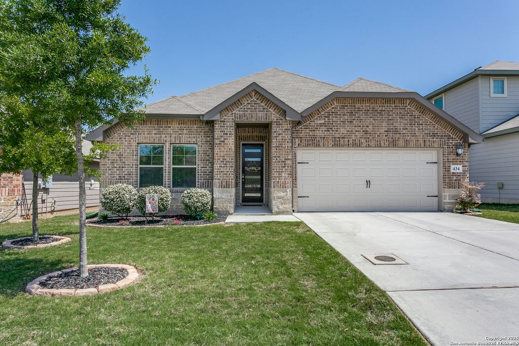 Photo of 434 Shelton Pass, Cibolo, TX 78108 (MLS # 1970112)
