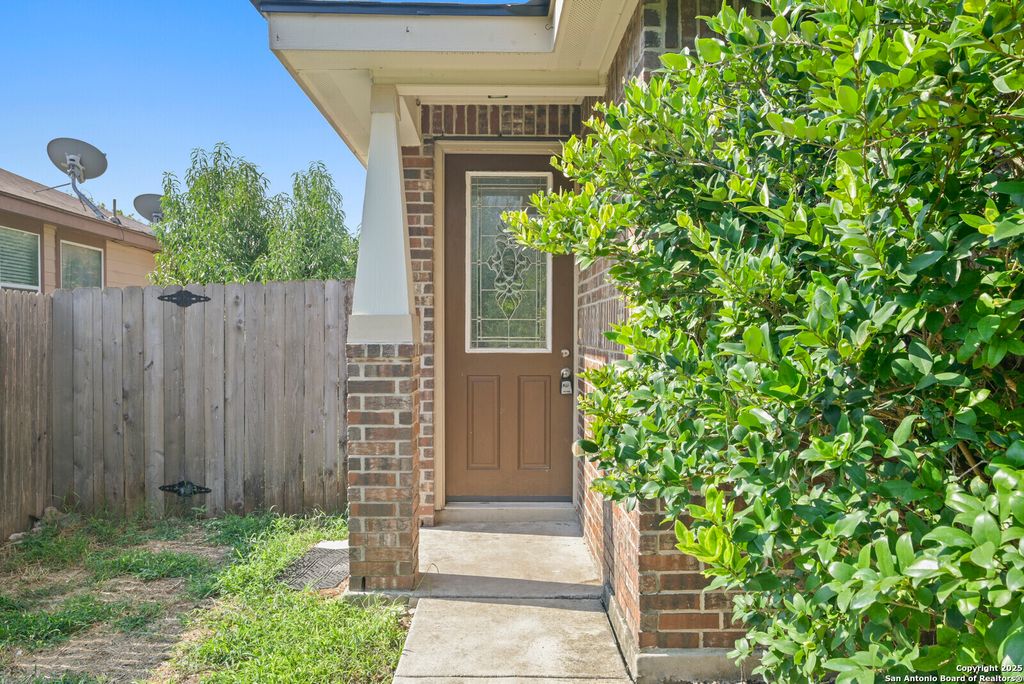 Photo of 5530 Mumford Path, San Antonio, TX 78228 (MLS # 1896163)