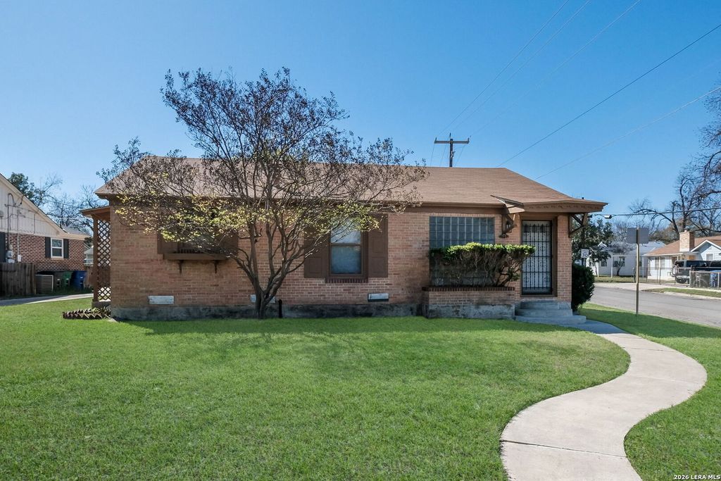 Photo of 1902 Schley Ave, San Antonio, TX 78210 (MLS # 1948566)