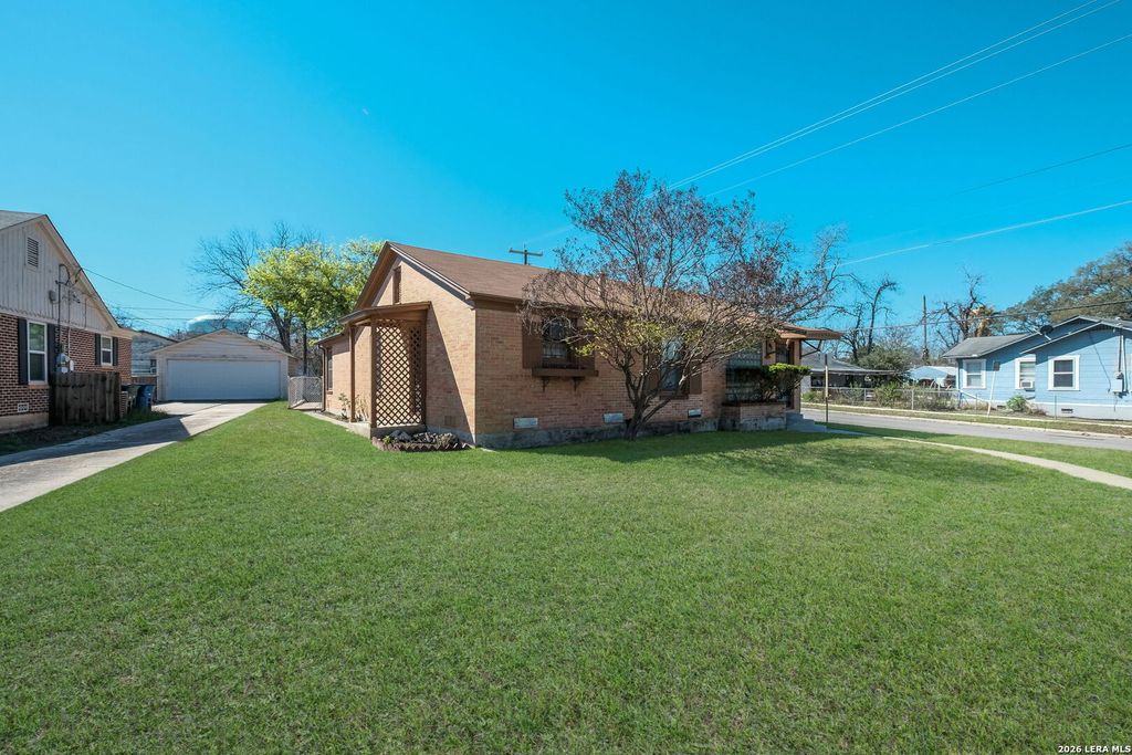 Photo of 1902 Schley Ave, San Antonio, TX 78210 (MLS # 1948566)