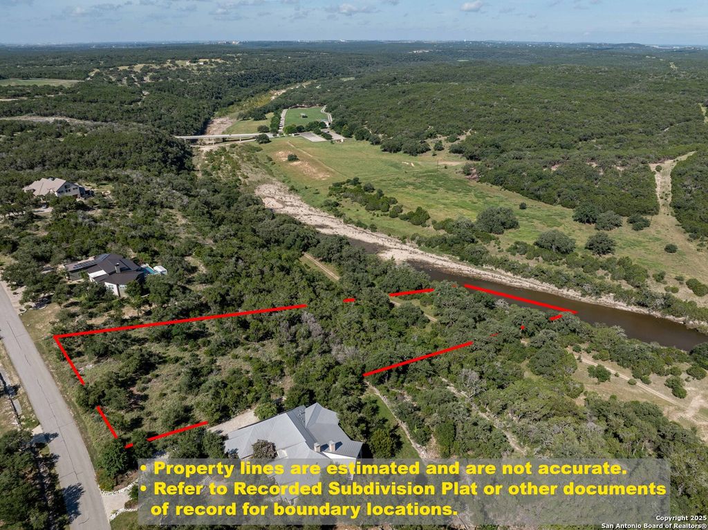 Photo of 7622 RAMBLE RDG, San Antonio, TX 78266 (MLS # 1973485)