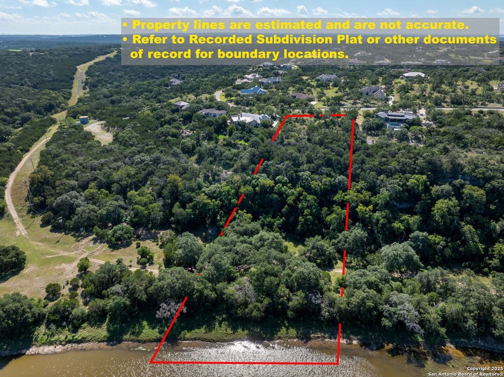 Photo of 7622 RAMBLE RDG, San Antonio, TX 78266 (MLS # 1973485)