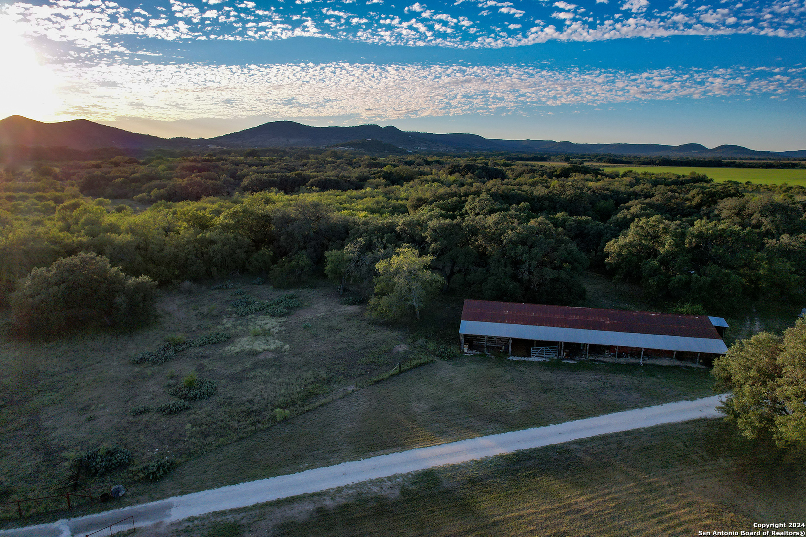 609 B & R RD