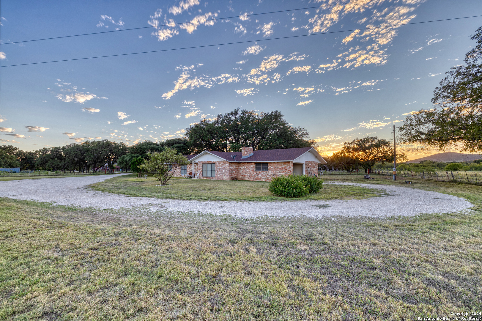 609 B & R RD