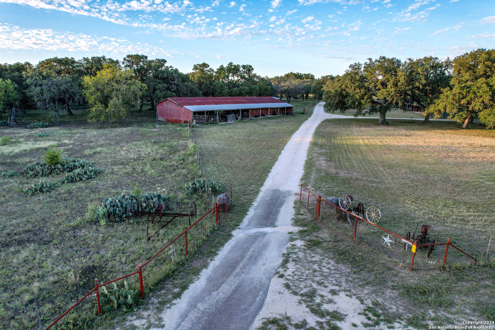 609 B & R RD